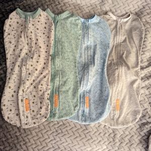 Bundle of 4 barely used size 0-3 months SwaddleMe Pod zip up swaddles